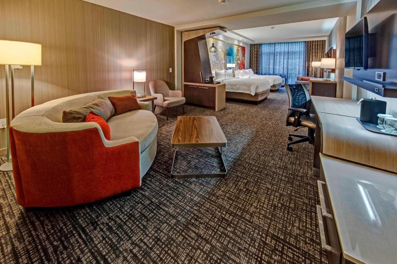 Отель Courtyard By Marriott Оксфорд Экстерьер фото