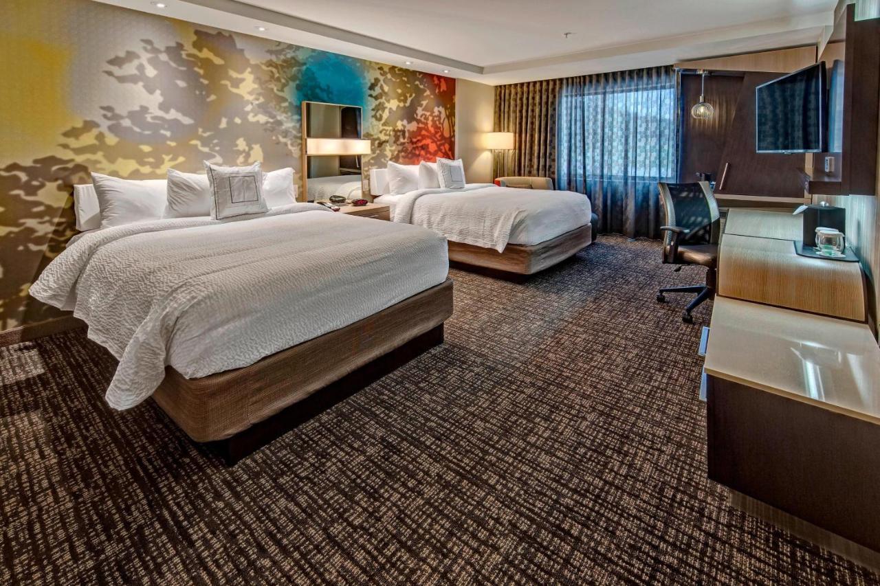 Отель Courtyard By Marriott Оксфорд Экстерьер фото