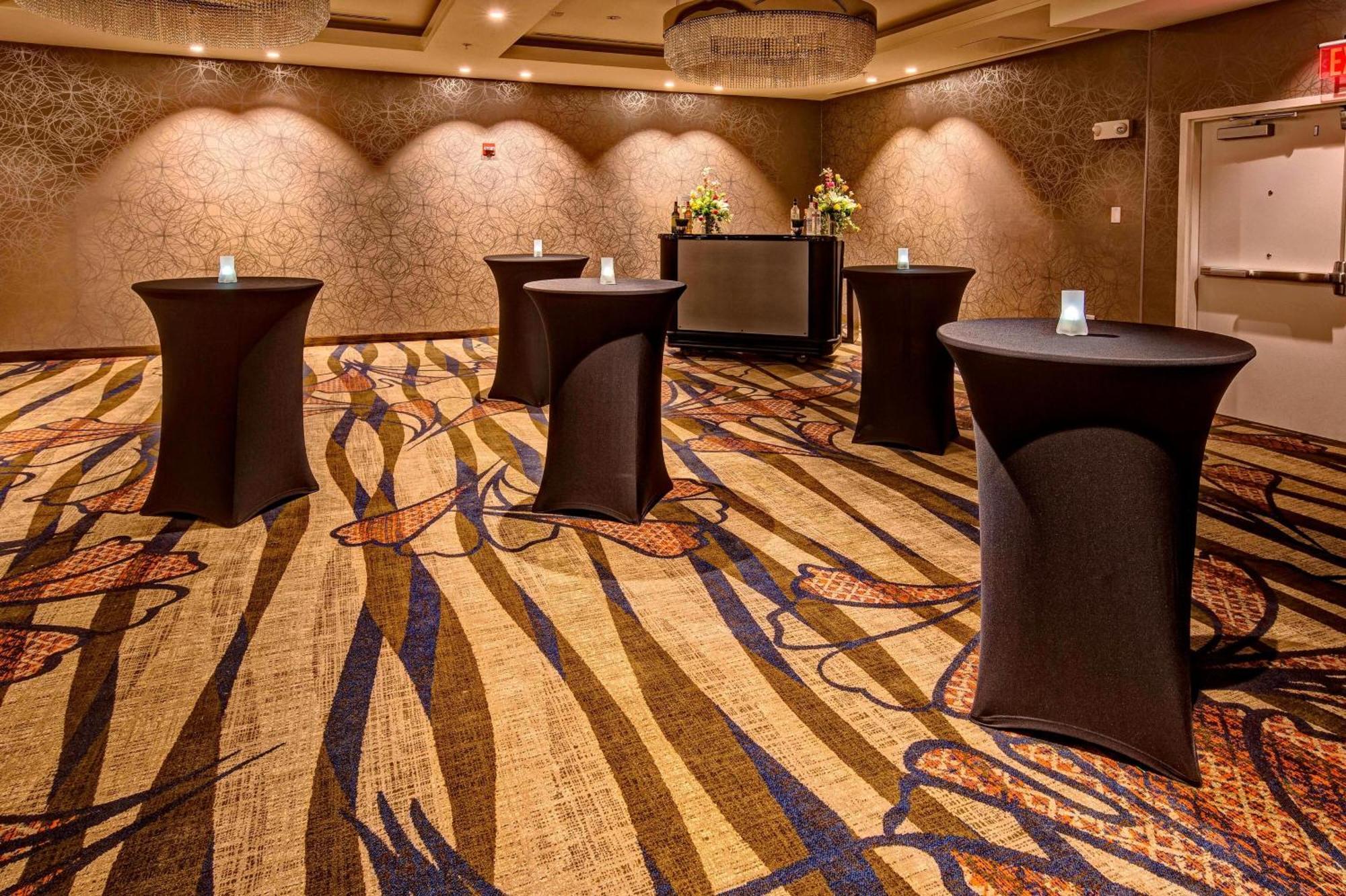 Отель Courtyard By Marriott Оксфорд Экстерьер фото