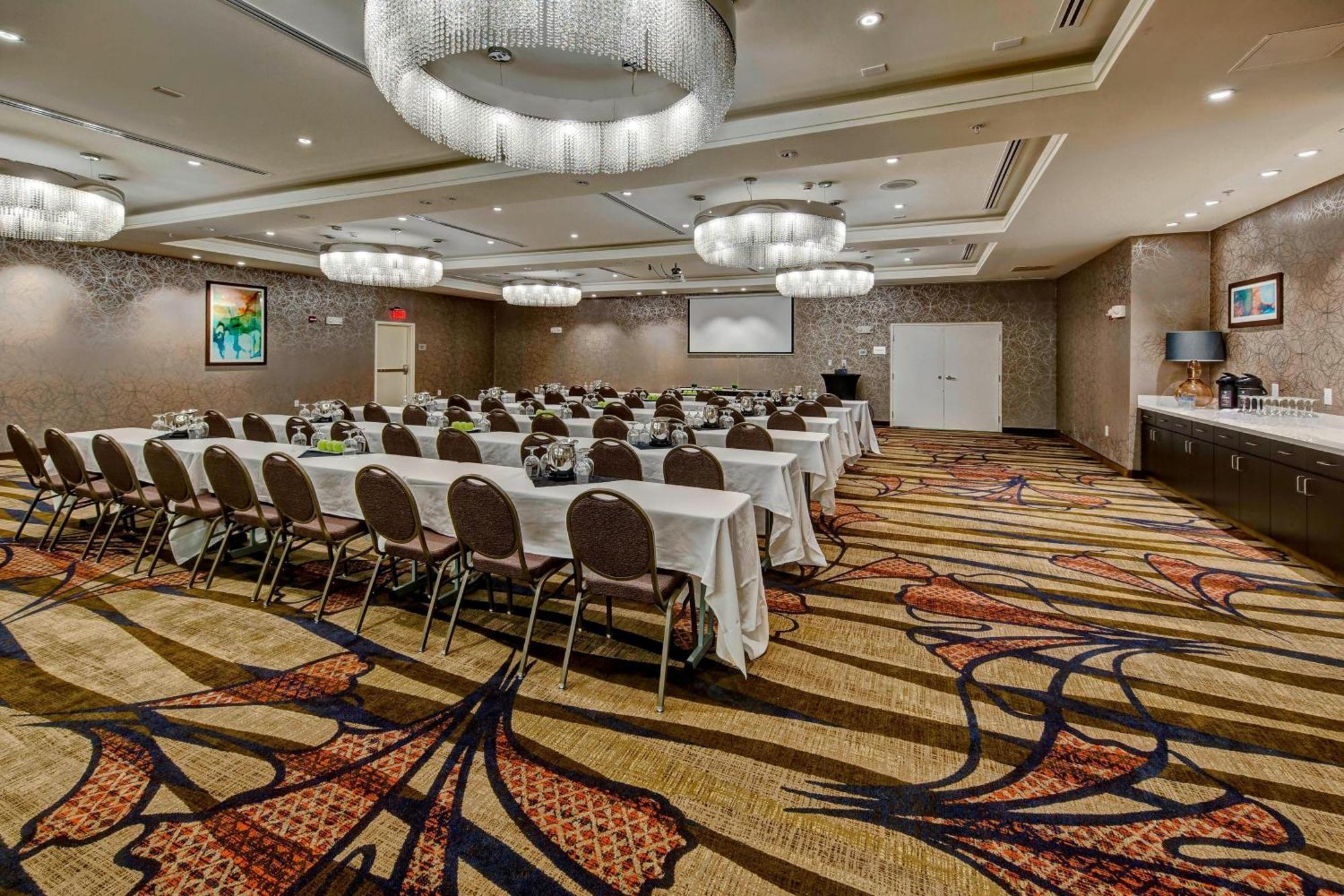 Отель Courtyard By Marriott Оксфорд Экстерьер фото
